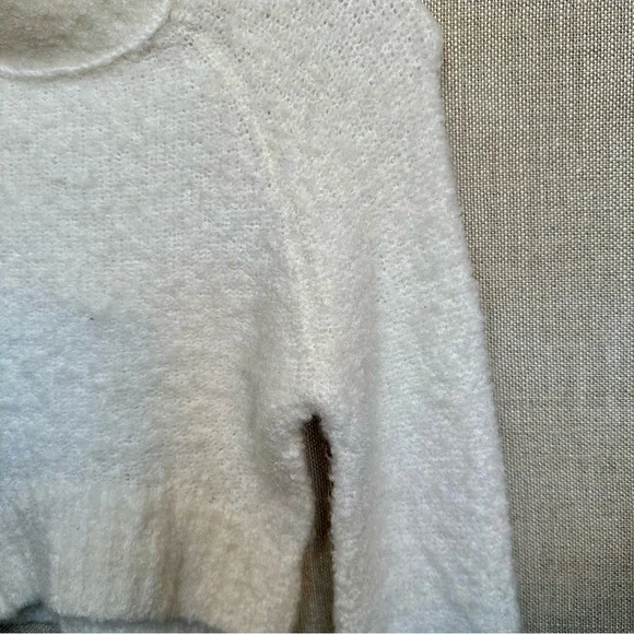 🤍UO Avril Cropped Mock Neck Jumper🤍 - Picture 11 of 11